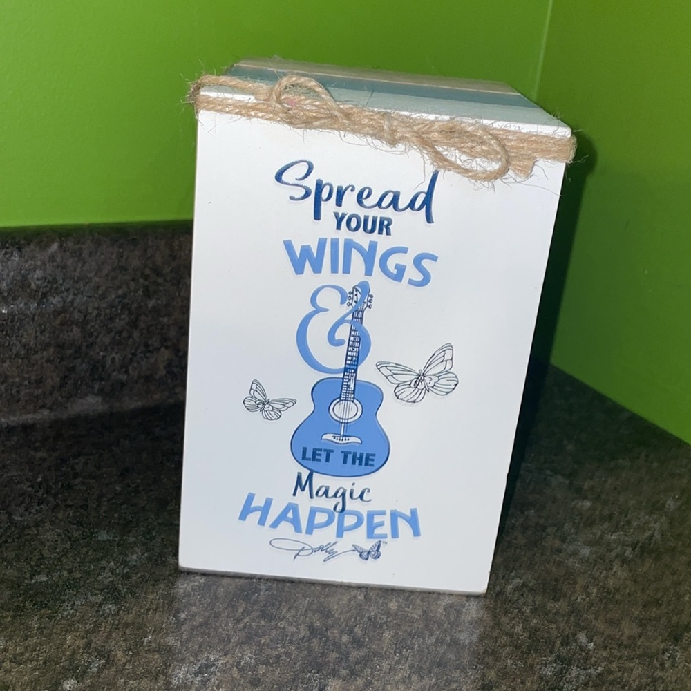 Dolly Parton Book Decor limited edition - Picture 7 of 16